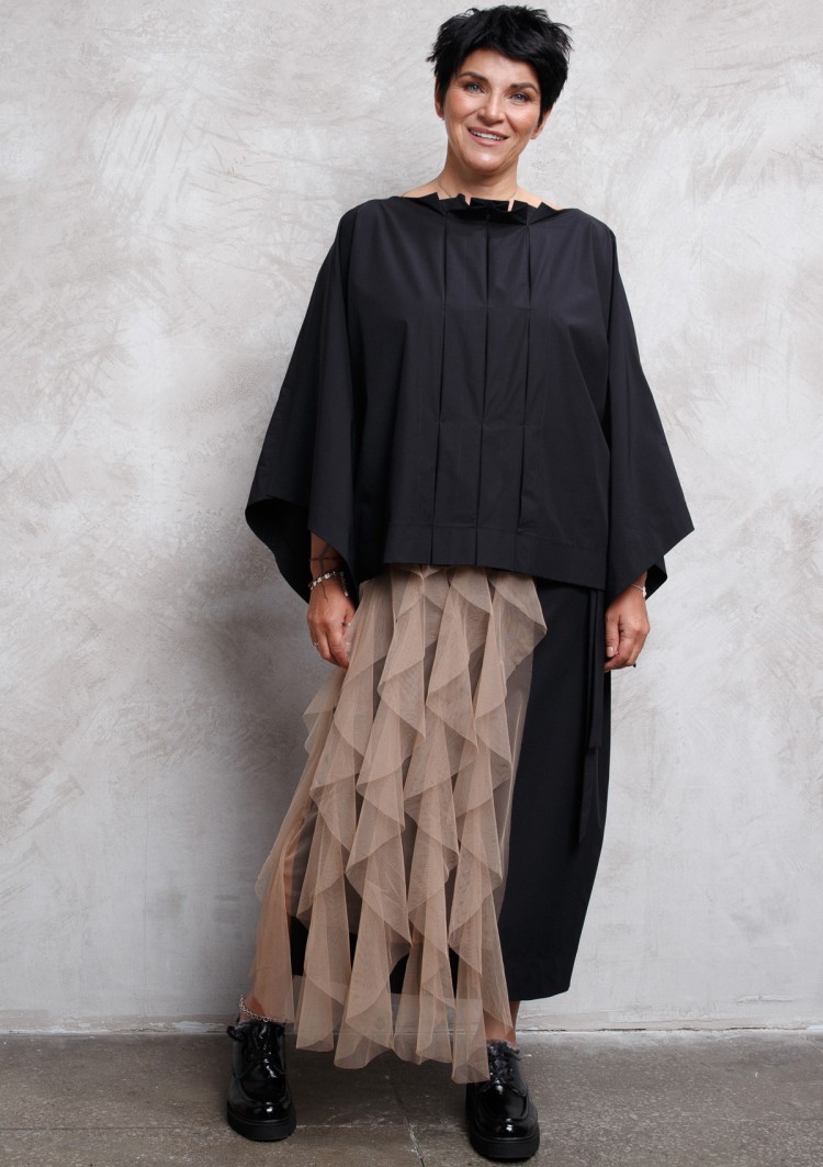 Джемпер с фигурными рукавами