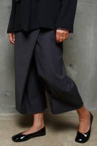 Брюки-кюлоты с фиксированным запахом и складками - Брюки-кюлоты с фиксированным запахом и складками