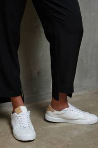 Брюки бойфренды с асимметричным низом - Брюки бойфренды с асимметричным низом