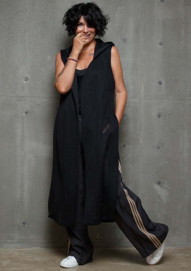 Жилет с капюшоном